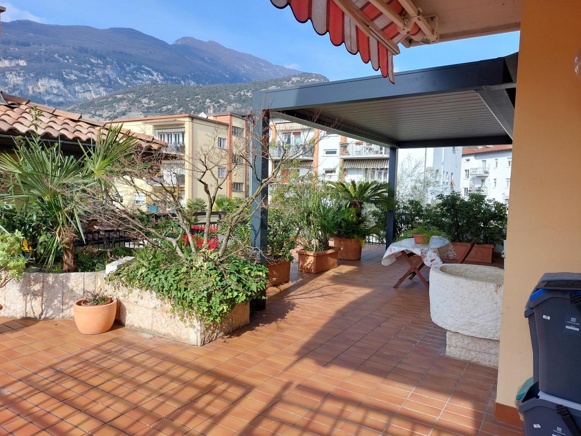 Appartamento La Terrazza Arco Exteriör bild